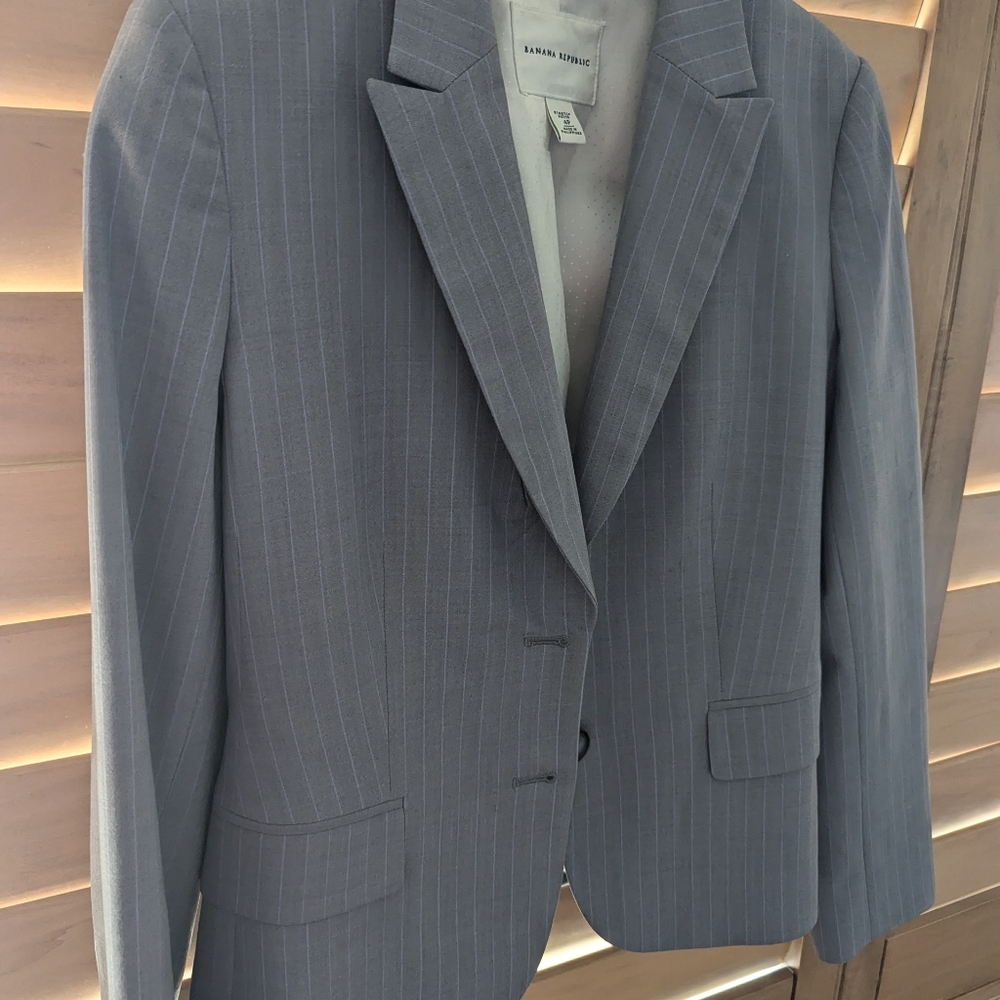 Beautiful Banana Republic Pinstripe Blazer